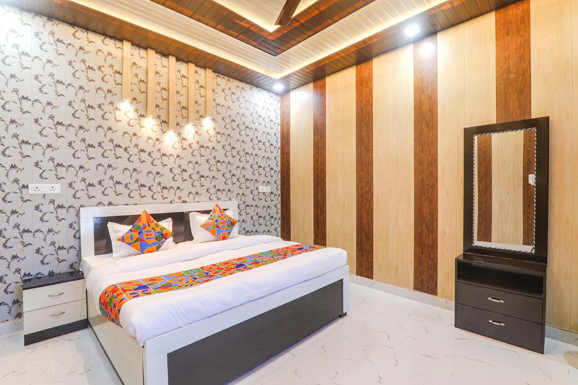 Fabhotel Uma Yugul Ayodhya Exterior photo