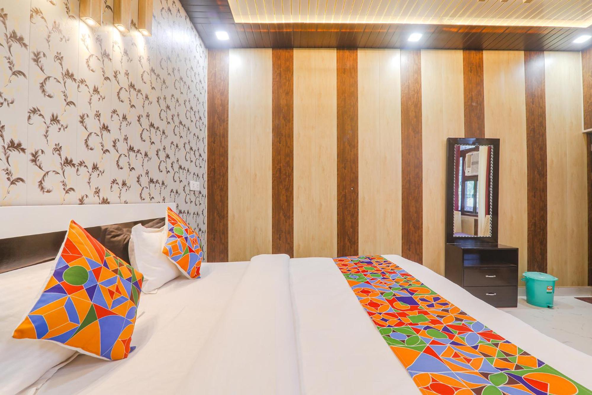 Fabhotel Uma Yugul Ayodhya Exterior photo